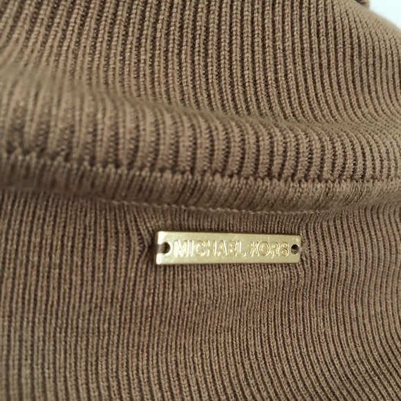 Michael Kors Turtleneck Sweater - Picture 3 of 14